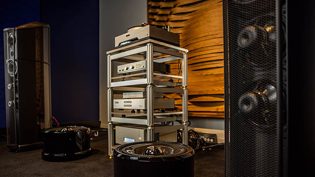 Crescendo Audio Rack